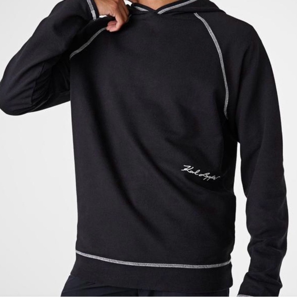Karl‎ Lagerfeld Paris
CONTRAST STITCHING RAGLAN SLEEVE HOODIE